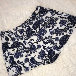 Paisley Shorts Sz L